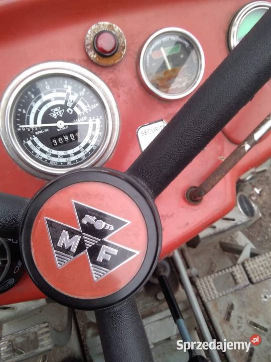 Massey Ferguson 158 Czółna