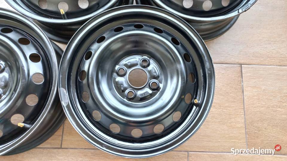 Felgi stalowe Toyota Yaris 2 II 55J x 15CH R15 sprzedam