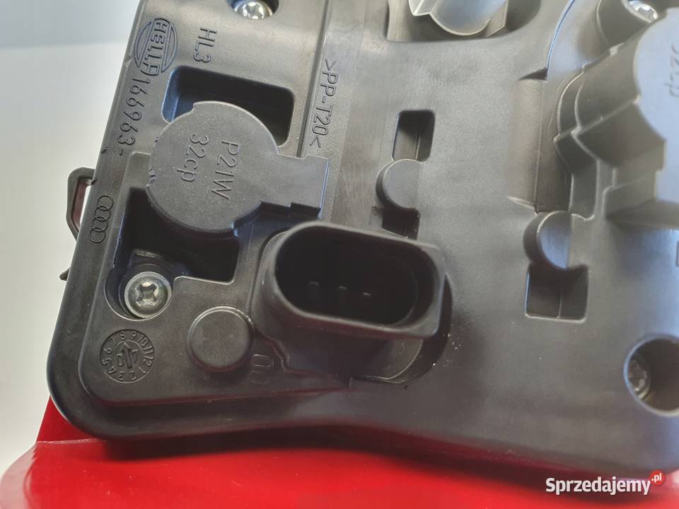 LAMPA LEWA Audi A4 B8 sedan TYLNIA TYLNA lewy osobowe
