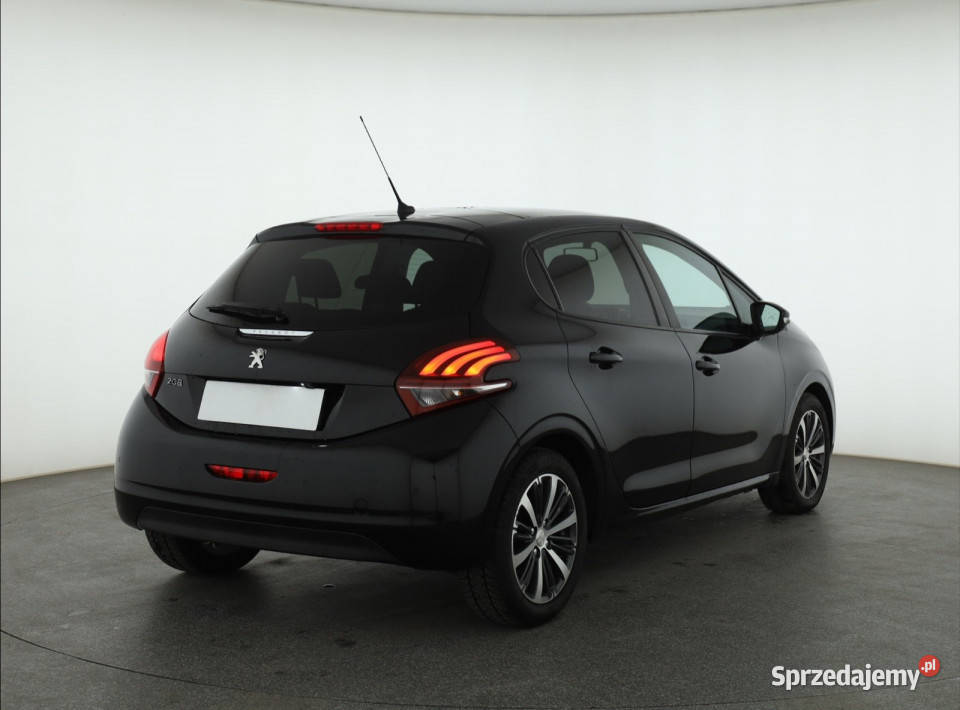 Peugeot 208 12 PureTech centralny zamek