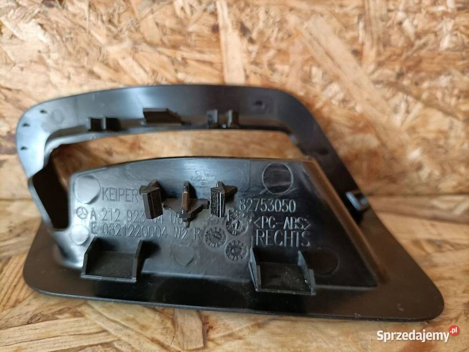 MERCEDES W212 RAMKA OSŁONA UCHWYTU KANAPY PRAWY Pleszew