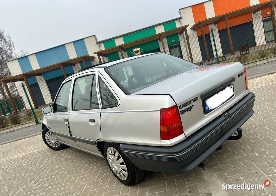 Opel Kadett 14i KAT Beauty 1990r Sedan 100000km Ostrów Wielkopolski sprzedam
