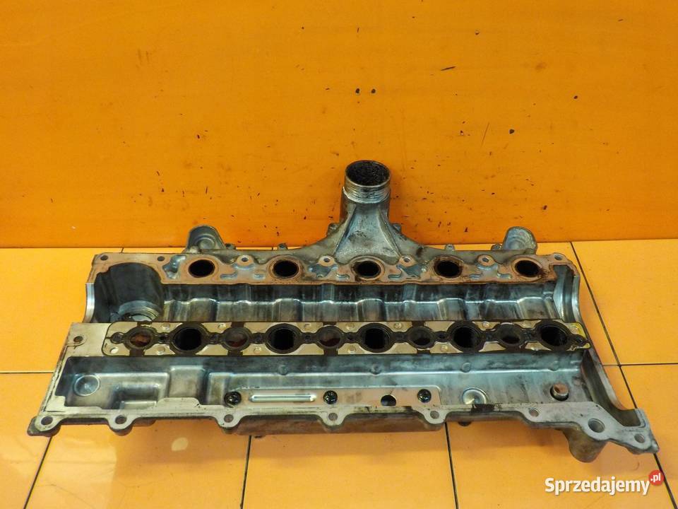 S60 XC90 XC70 24 D5 04r pokrywa zaworow 30614422