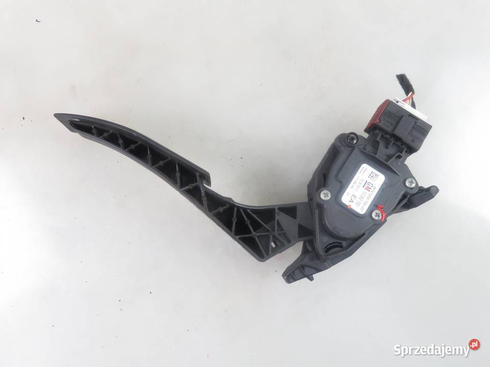 POTENCJOMETR GAZU OPEL ASTRA IV J 17 CDTI