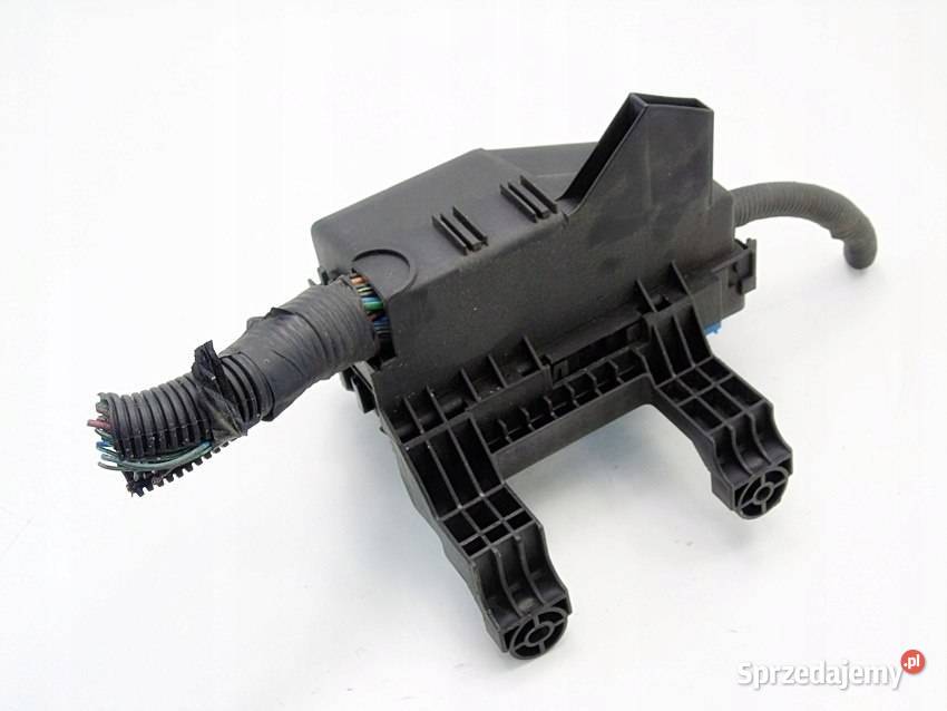 SKRZYNKA BEZPIECZNIKOWA NISSAN ALMERA TINO 2002 śląskie Sosnowiec