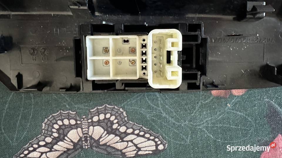 Toyota Rav4 1218 Włącznik Przełącznik Szyby Tył małopolskie Radziszów
