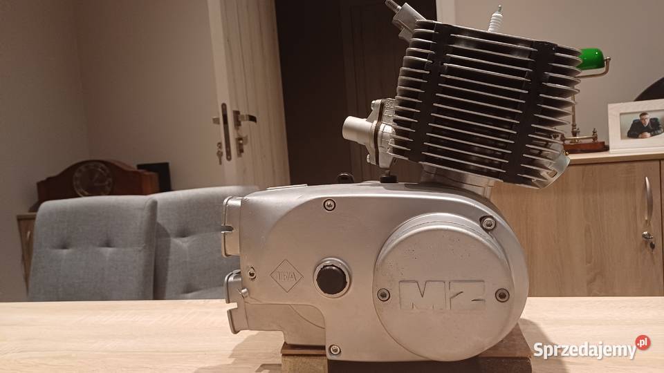Nowy silnik MZ ETZ 150 oryginał cylinder głowica
