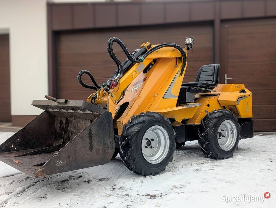 Miniładowarka AVANT 520 Multione teleskop nie Pozostałe Dobrodzień sprzedam