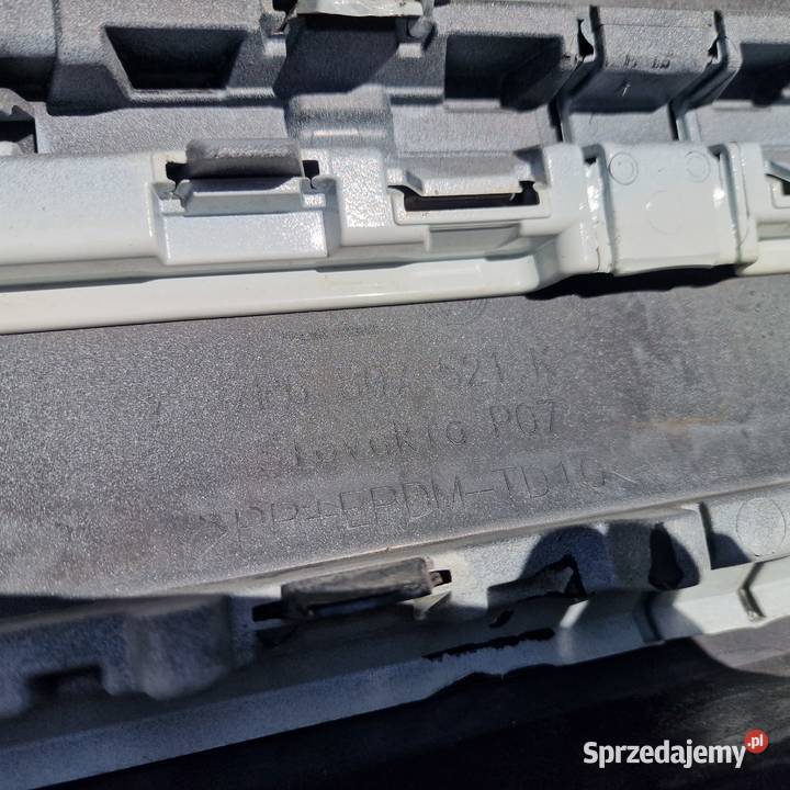 VW TOUAREG 7P RLINE ZDERZAK TYŁ DYFUZOR CHROM Bieleń sprzedam