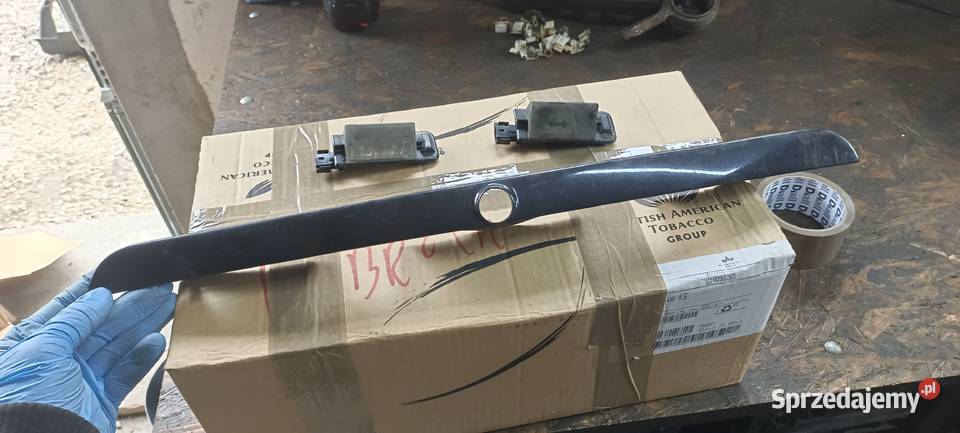 Listwa blenda klapy bagażnika BMW E36 Cabrio Piasek