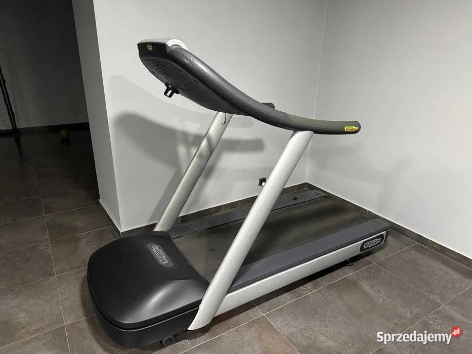 Bieżnia TechnoGym Sprzęt do ćwiczeń Baranów sprzedam