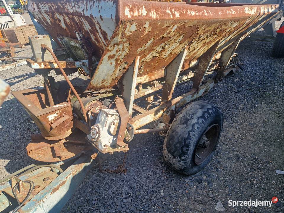 rozsiewacz wapna ciągane Bolesławiec