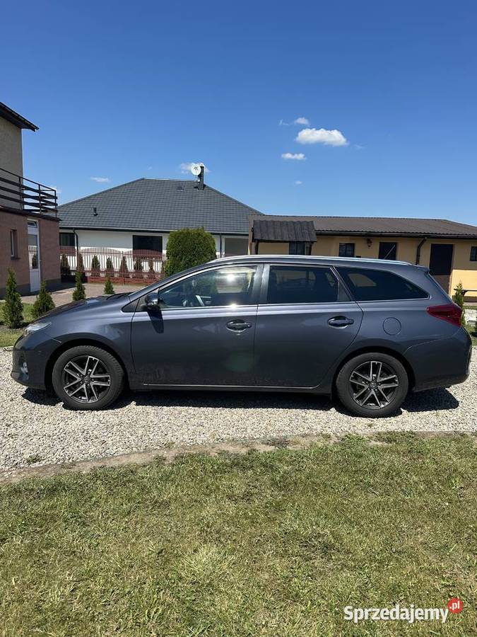 Toyota Auris 2015r 16 Benzyna Auris Radom