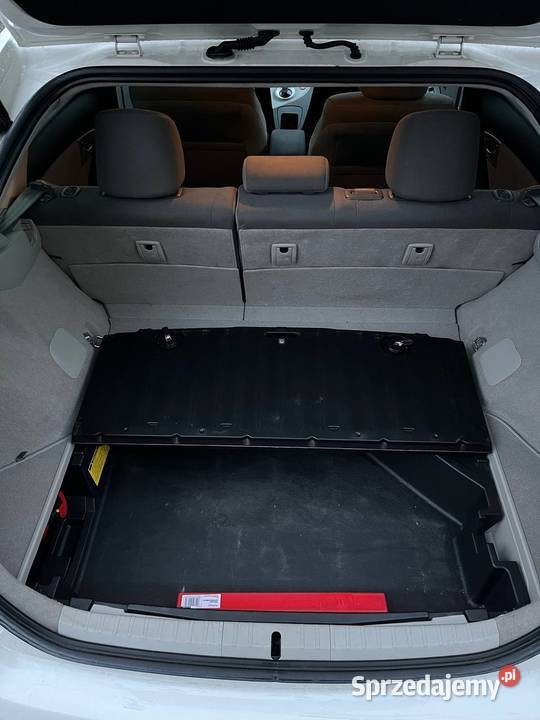 Tayota Prius III generacji 2012
