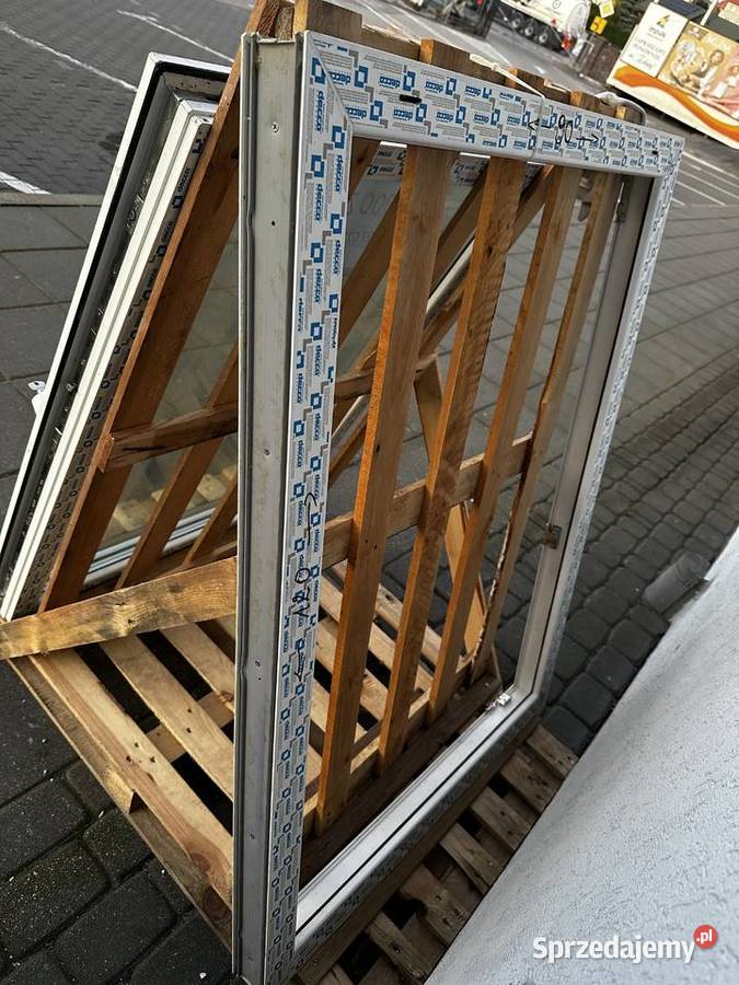 okno z ramą nieużywane Okna ścienne warmińsko-mazurskie Olecko