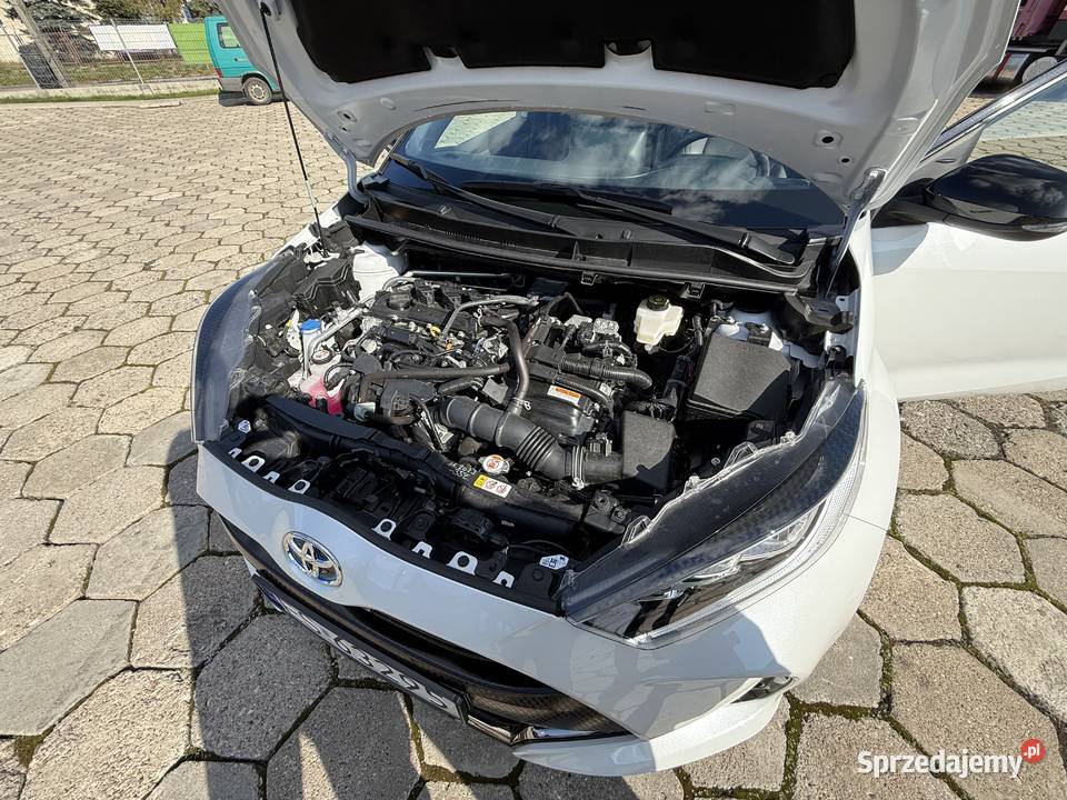 Toyota Yaris Hybrid 15 2021 HGR STYLE przebieg radio Skierniewice