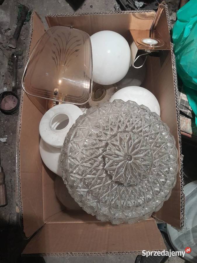 Klosze żyrandole kinkiety z prl Ozorków sprzedam