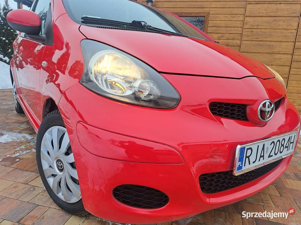Toyota aygo ACTIVE RED Luna AC 1000cm3 Roźwienica sprzedam
