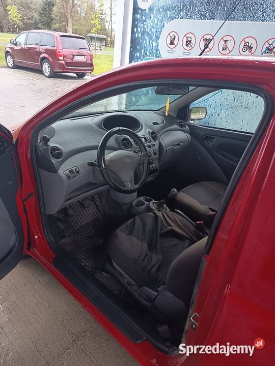 Toyota Yaris 10 2000r benzyna 2/3 Samochody osobowe Żyrardów sprzedam