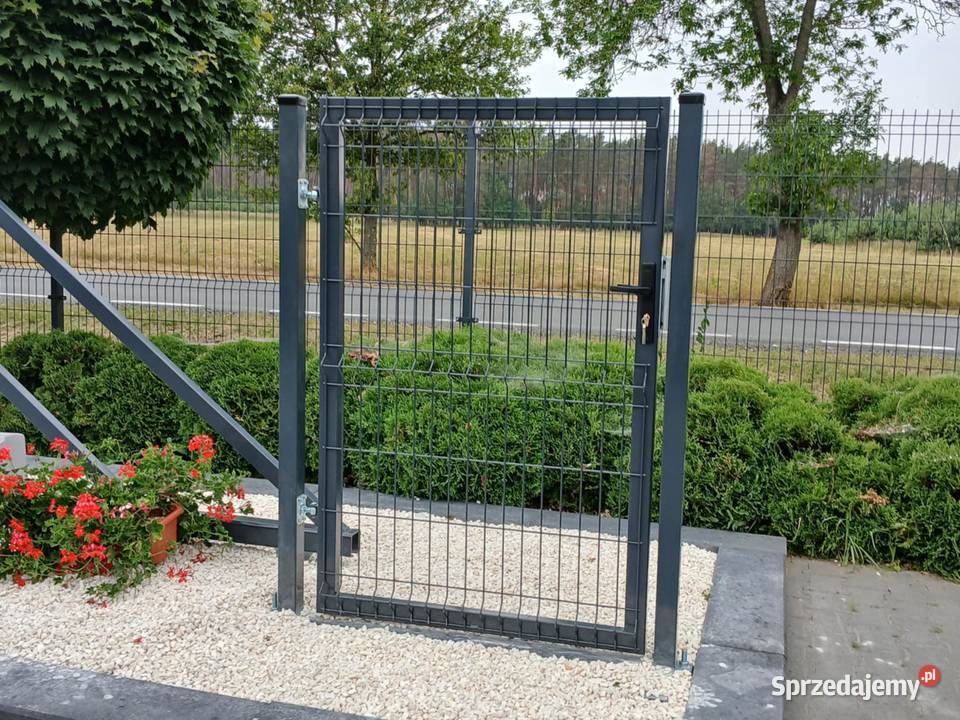 Brama ogrodzeniowa panelowa z furtką i ze
