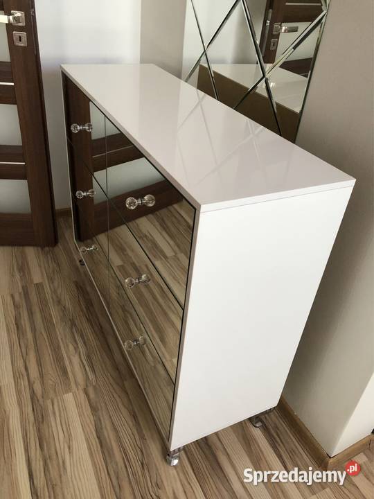 Komoda polyskowa biała z lustra lustrzana noga Kępno