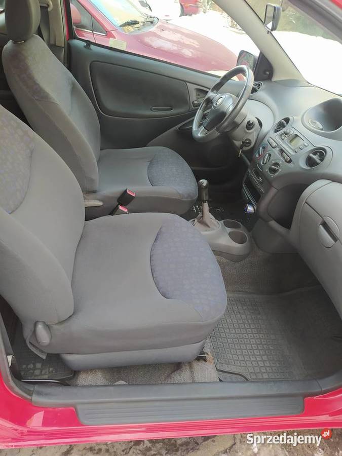 Toyota Yaris 10 benzyna z oplatami Warszawa