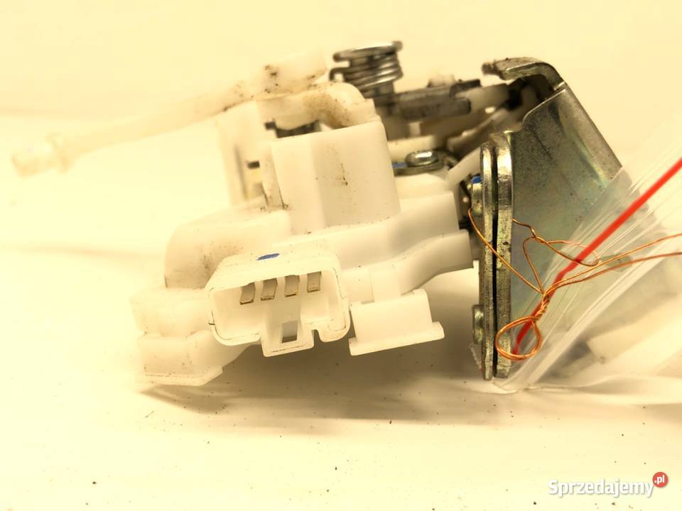 ZAMEK KLAPY TYŁ MITSUBISHI MIRAGE SPACE STAR