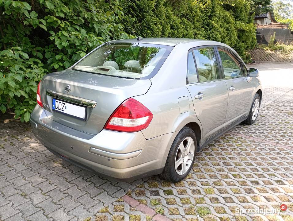 Nissan Tiida 16 benzyna 2007r Sedan