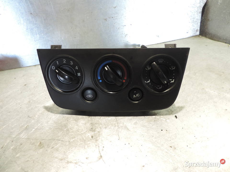 PANEL NAWIEWU KLIMY FORD FIESTA MK6 FL