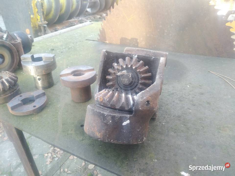 Przystawka dziobowa części Części i osprzęt rolniczy Strzelno sprzedam