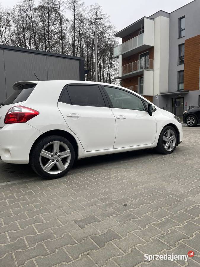 Toyota AURIS 2011r 20D4D 126 biały Piła