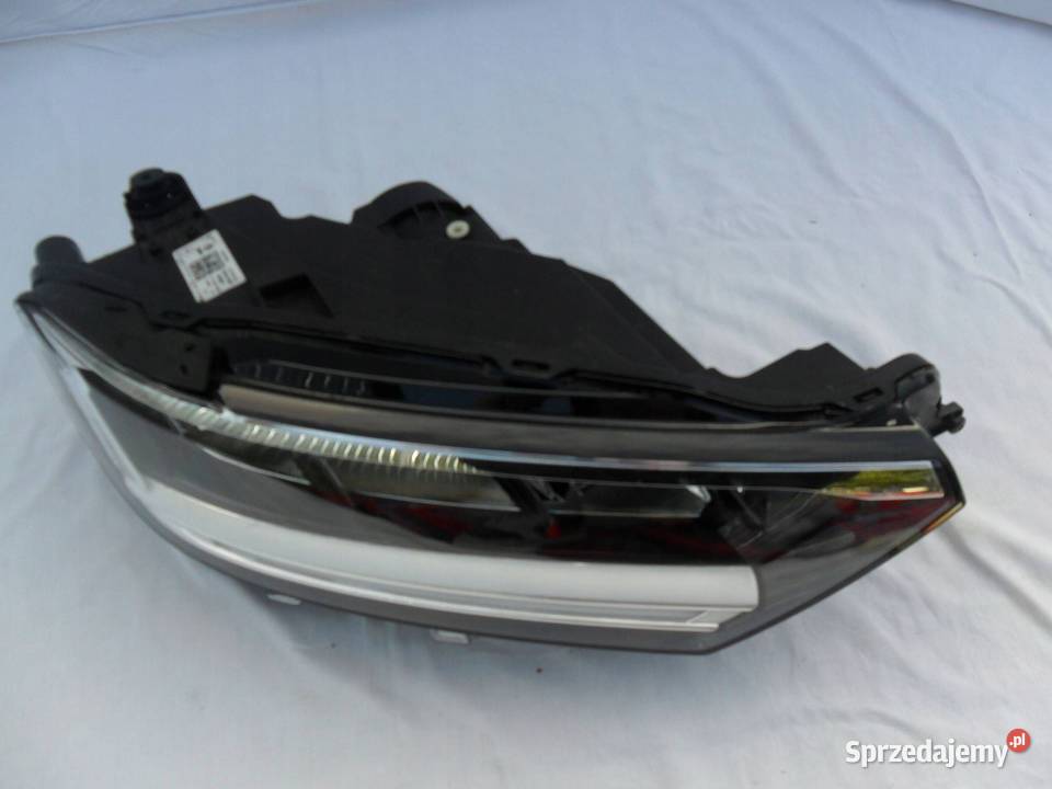 REFLEKTOR PRZÓD STRONA PRAWA VOLKSWAGEN TROC Nowy Tomyśl