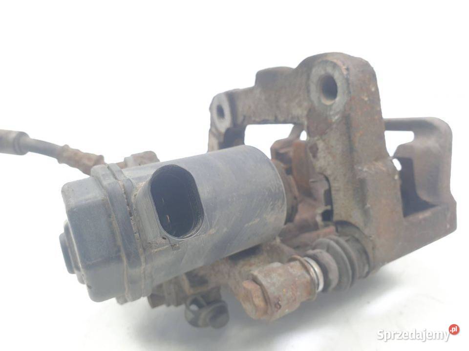 ZACISK HAMULCOWY TYŁ LEWY AUDI A8 D4 osobowe Pozostałe Lipno