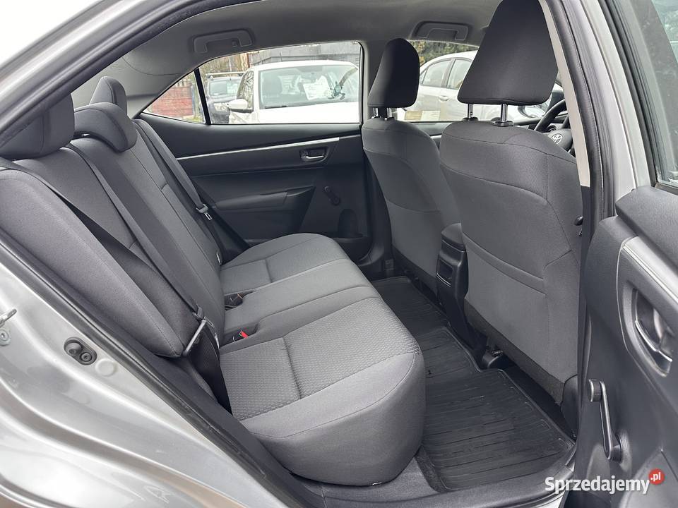 Toyota Corolla Salon PolskaI WŁFaktura gniazdo USB Corolla Warszawa sprzedam