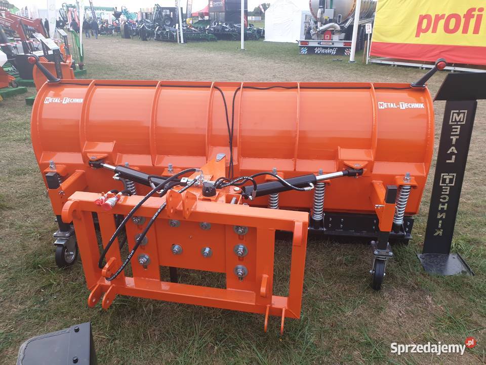 Duży mocny pług do śniegu do tura strzałka Metal Czarny Dunajec sprzedam