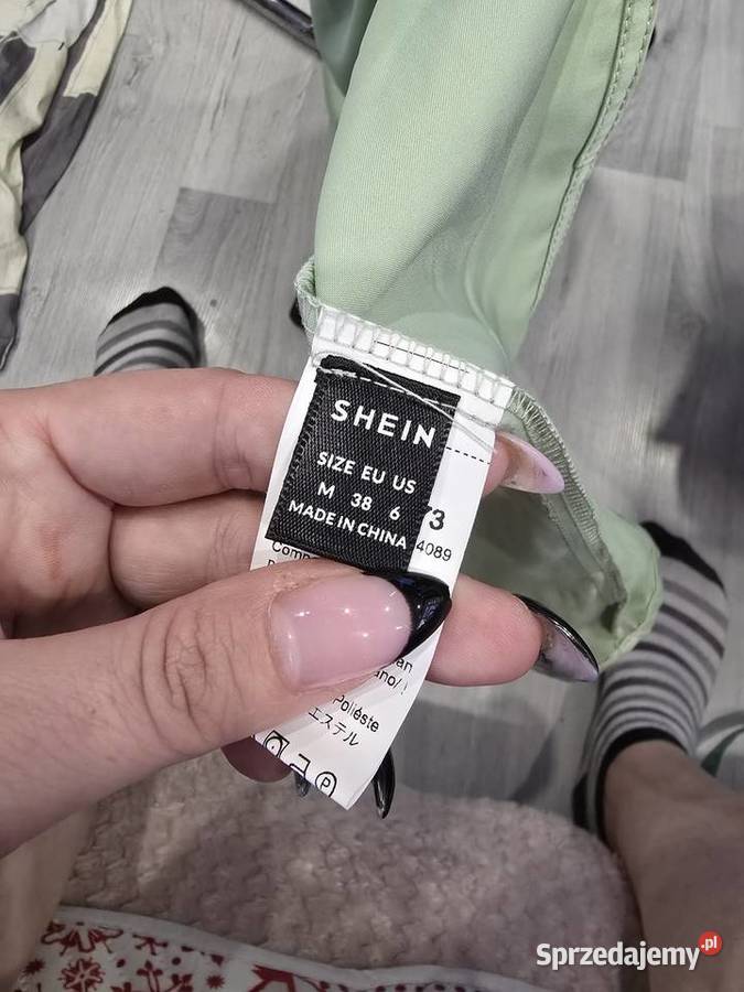 Elegancka sukienka marki Shein świetna na Bytom