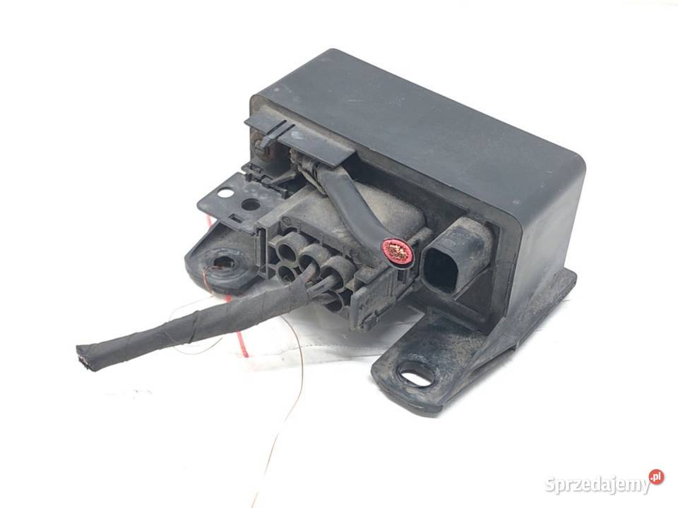 PRZEKAŹNIK ŚWIEC ŻAROWYCH MERCEDES C209 22 150