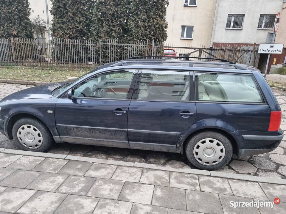 Passat 18t 13 lat w jednych rękach garażowany Katowice