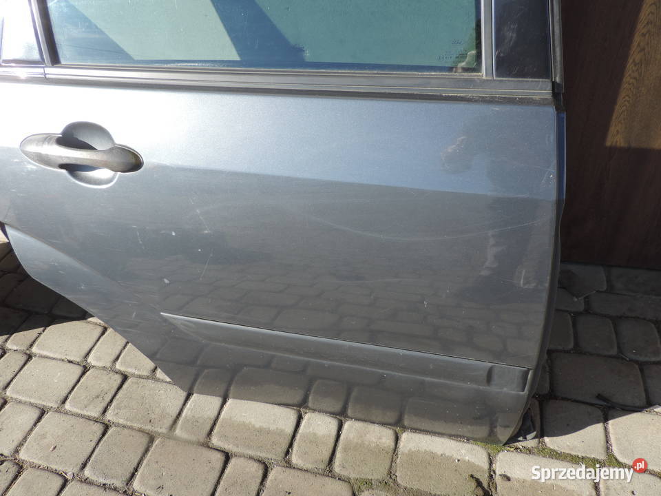 DRZWI PRAWY TYŁ FORD FOCUS MK1 KOMBI KOLOR K1 Nowy Sącz