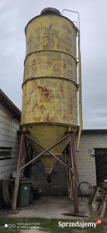 Sprzęty rolnicze i zbiornik nieuszkodzony Ludwin