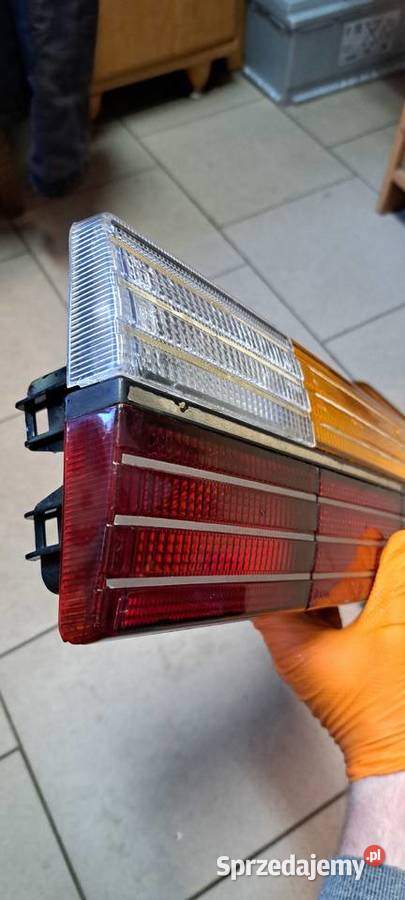 Lampa tylna prawa Audi 80 B2 przedlift pomorskie Luzino