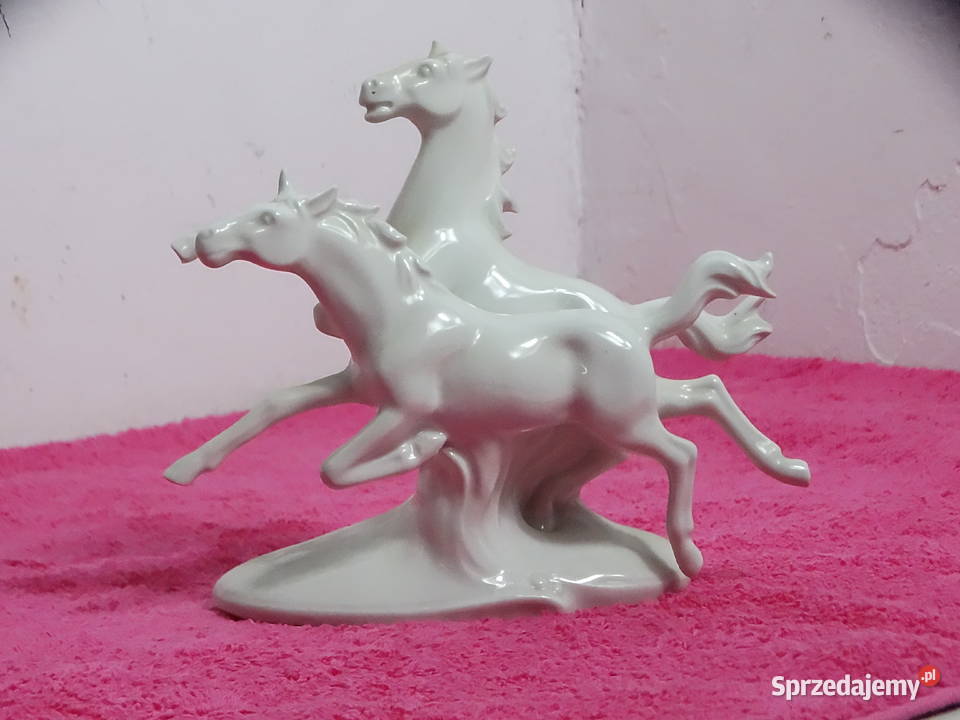 Porcelanowa figurka Galopujące Konie Sitzendorf Biłgoraj