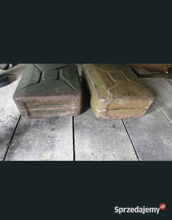 Stare metalowe kanistry wojskowe 20L LWP PRL Pruchnik