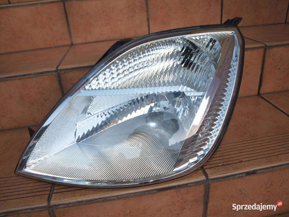 Ford Fiesta Mk6 lampa lewa przód zwykła 2002 Kalisz