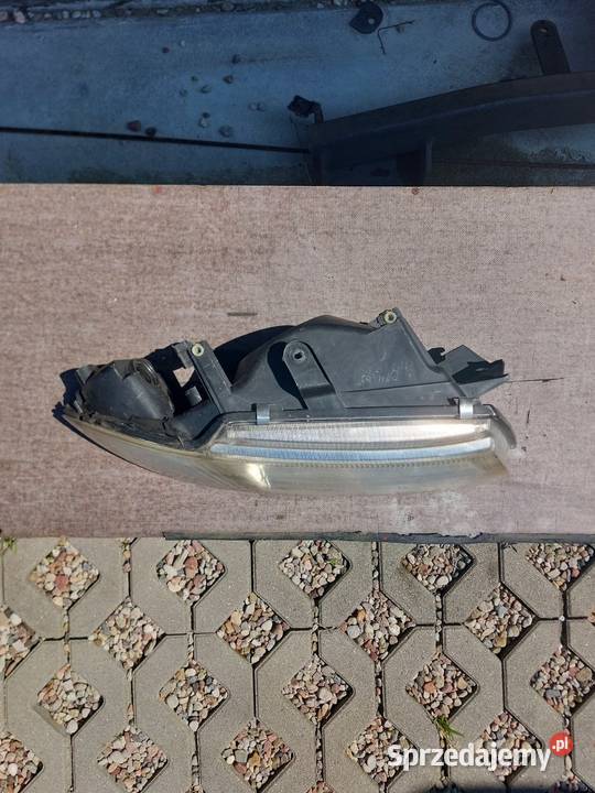 Mitsubishi carisma reflektor przedni prawy 158 pomorskie sprzedam
