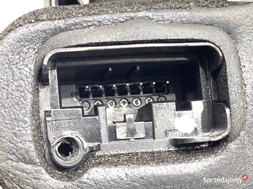 ZAMEK DRZWI PRAWY TYŁ VW POLO V Hatchback