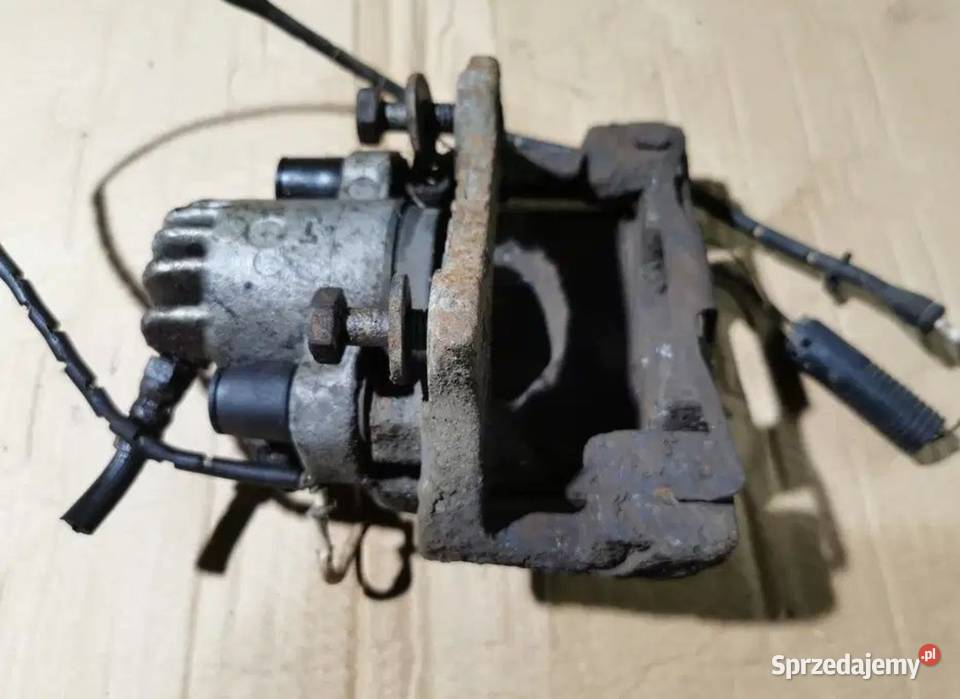 Zacisk hamulcowy prawy tył BMW E39 Części samochodowe śląskie Żory