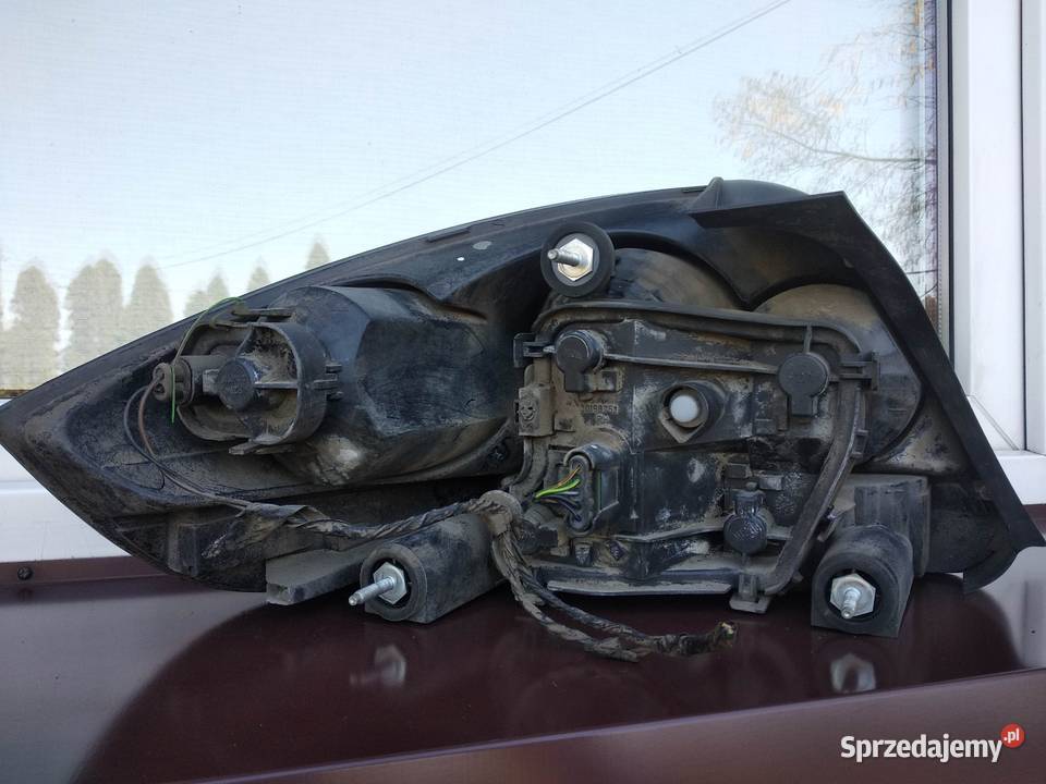 Fiat Linea lampa tył tylna prawa wkład oprawka Lampy tylne łódzkie Sieradz