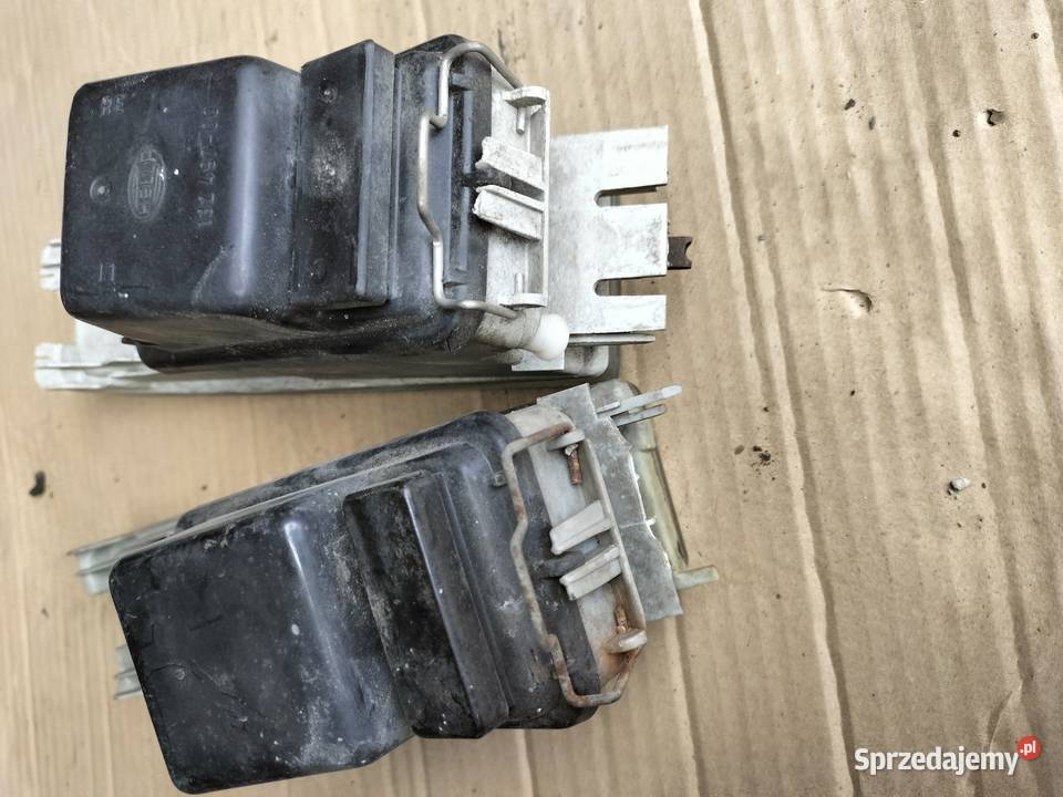 AUDI 80 B4 80B4 HALOGEN PRAWY LEWY HELLA lubelskie Kamień-Kolonia sprzedam