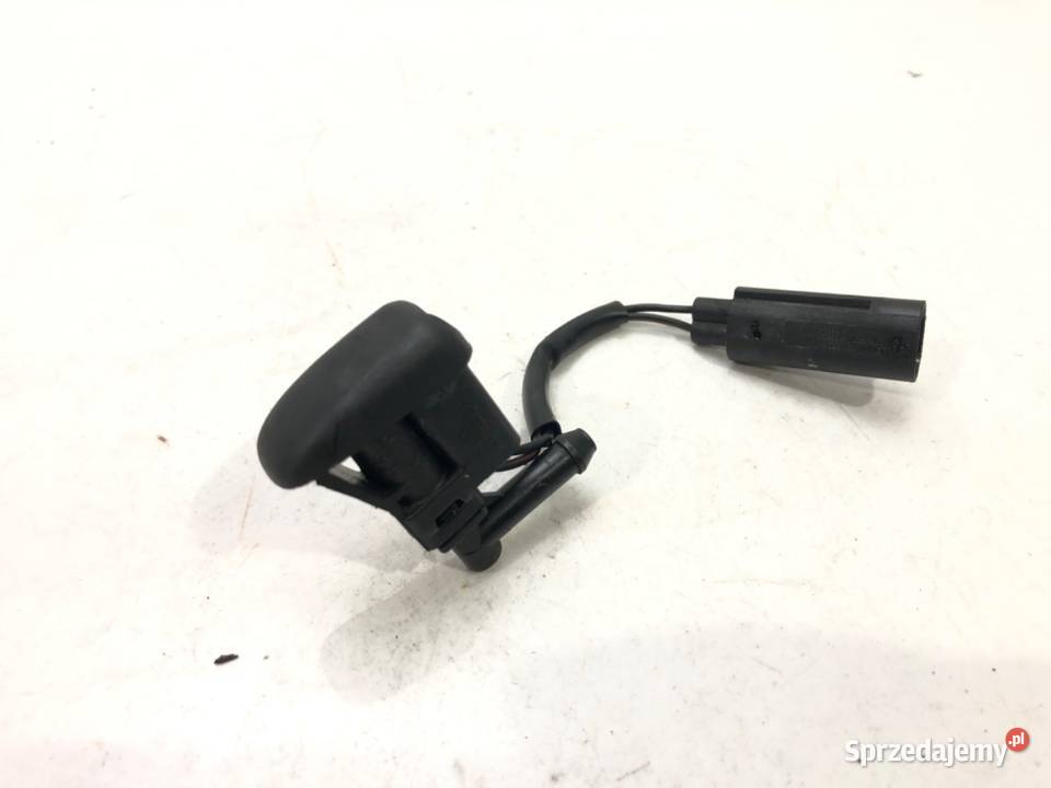 SPRYSKIWACZE MASKI PRAWY BMW E83 0311 7110851 osobowe